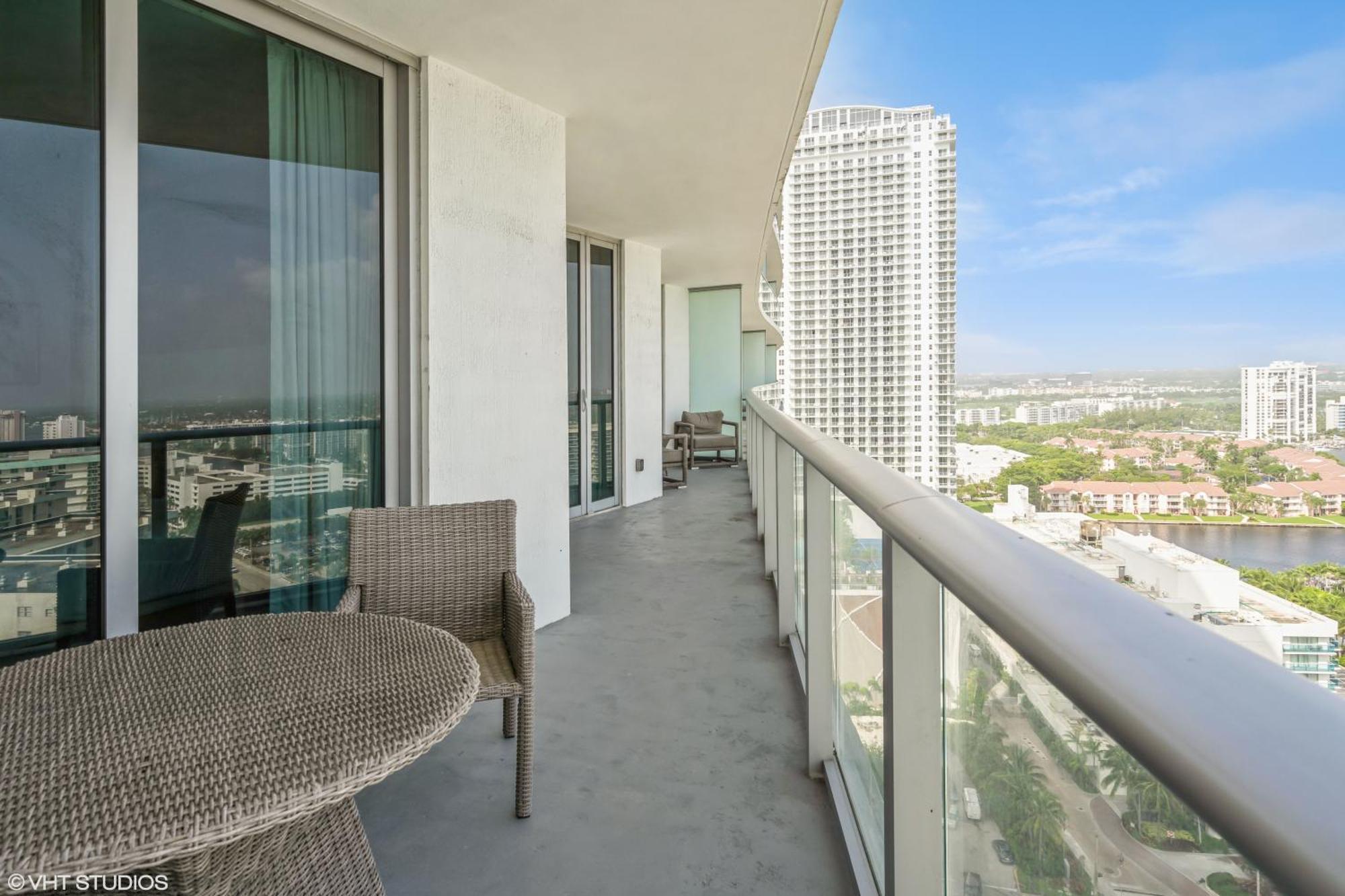 Lyfe Residence Building - Private Apts Over The Beach Hollywood Buitenkant foto